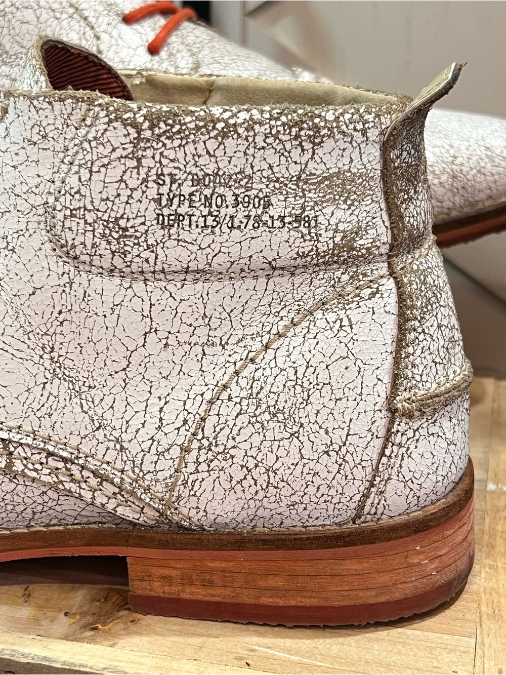 Steve Madden Men’s White Leather Crackle Chukka Boots Size 11 RARE - Picture 3 of 12